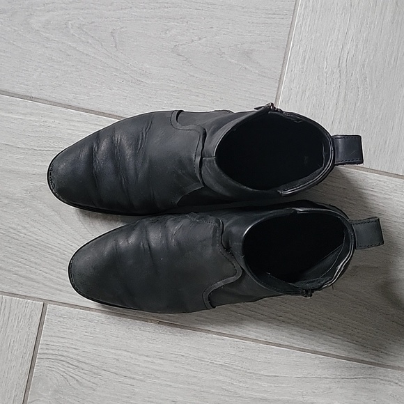 UGG • Aureo Ankle Boot, Zipper, Size 10 - Picture 7 of 10